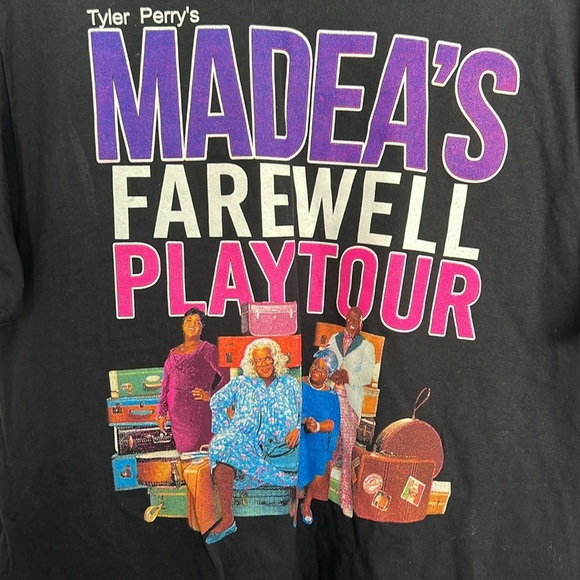 Gildans Tyler Perry’s Farewell Tour L - Picture 2 of 8